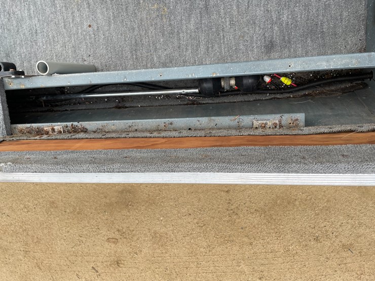 #1221-•-1987-16'-bass-tracker-aluminum-boat-(has-wi-title)-image-35