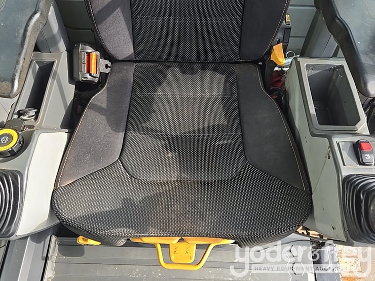 2019-caterpillar-336-image-67