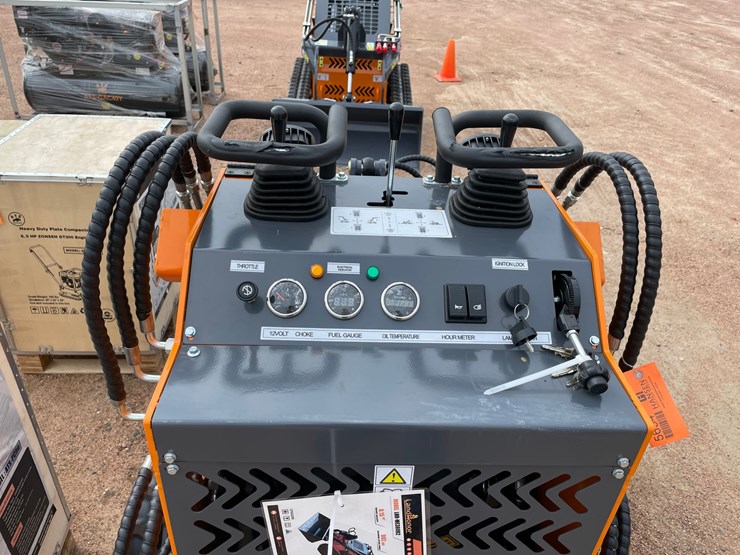 #5634-•-landhonor-mini-skid-steer-loader-me380r2-(mosinee,-wi)-image-8