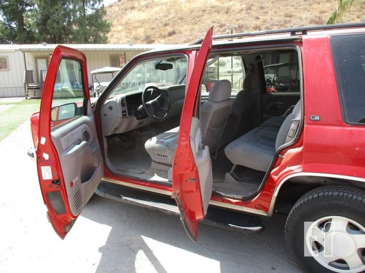 1999-chevrolet-tahoe-image-14