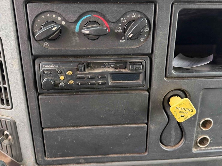 2007-international-durastar-4300-image-23