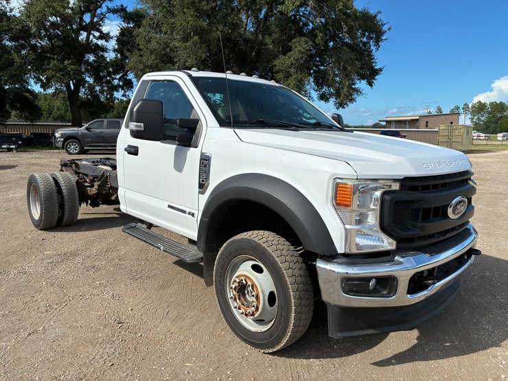 2022-ford-f550-xl-image-3