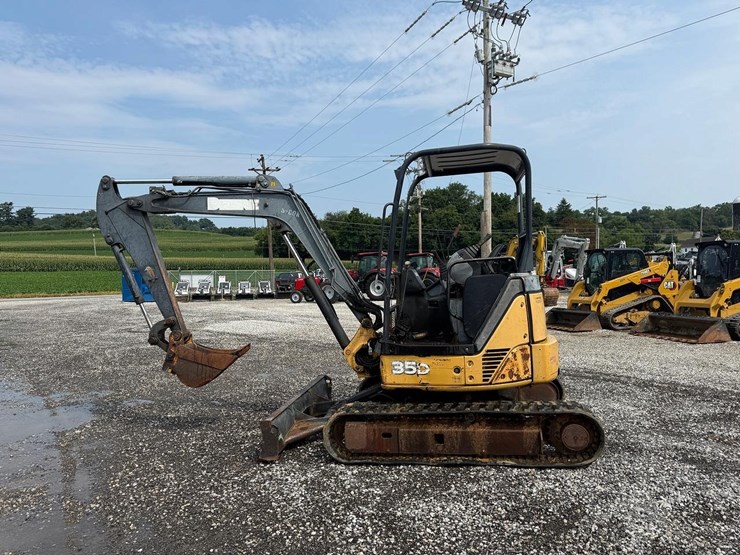 deere-35d-image-1