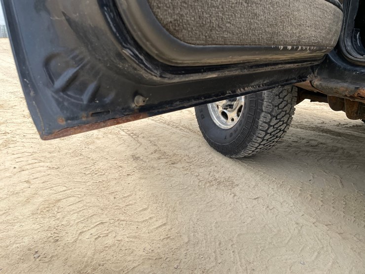 2003-chevrolet-silverado-2500hd-image-36