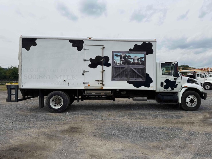 2007-international-durastar-4300-image-11