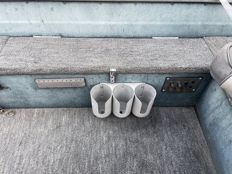 #1221-•-1987-16'-bass-tracker-aluminum-boat-(has-wi-title)-image-41