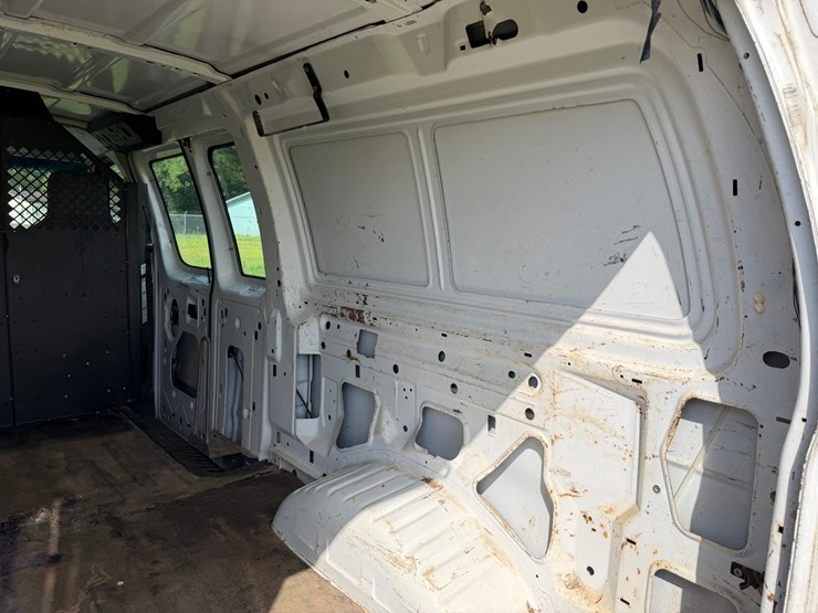 2012-ford-e150-image-22