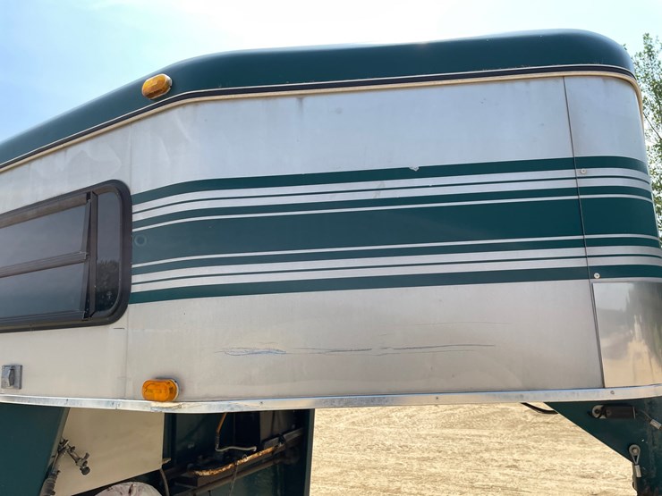#103-•-1998-trailet-2-horse-trailer-with-overnight-package-(has-wi-title)-image-36