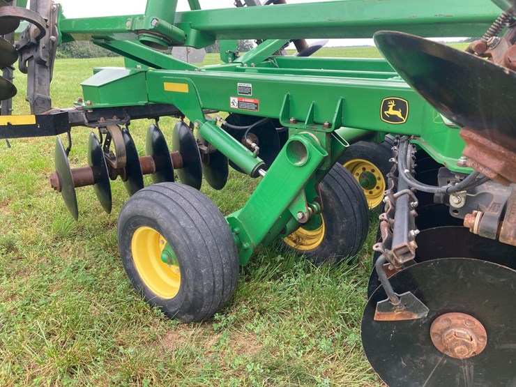 2015-john-deere-2620-image-32