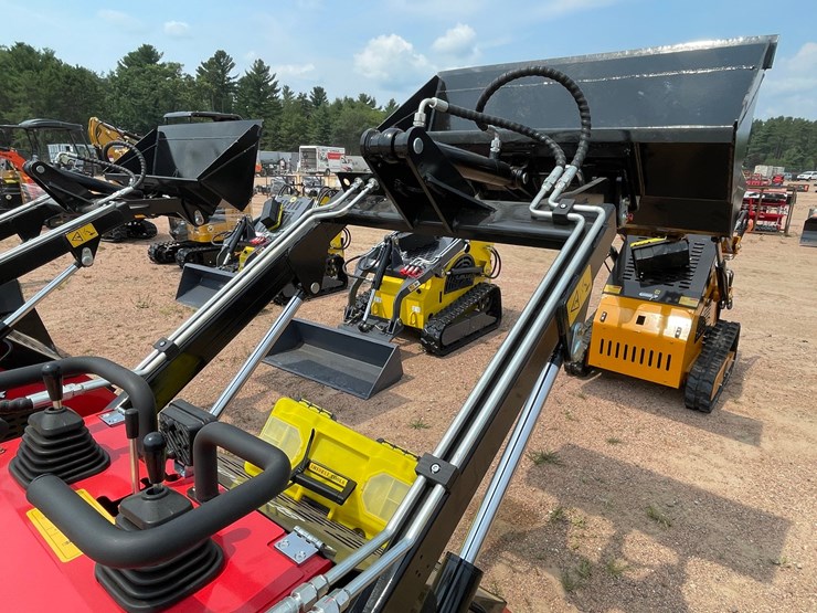 #5595-•-mms-sl-323tz-mini-skid-steer-loader-(mosinee,-wi)-image-9