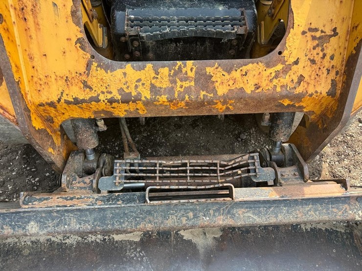2016-caterpillar-259d-image-11