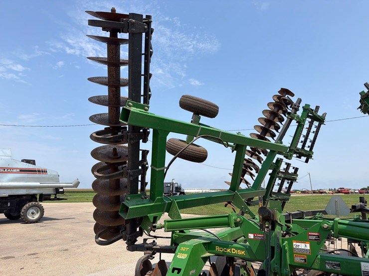 john-deere-637-image-16