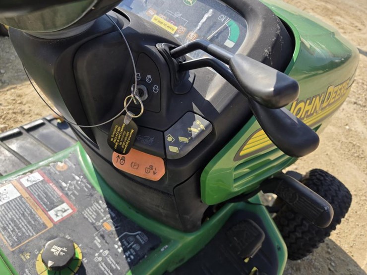 john-deere-x585-image-17