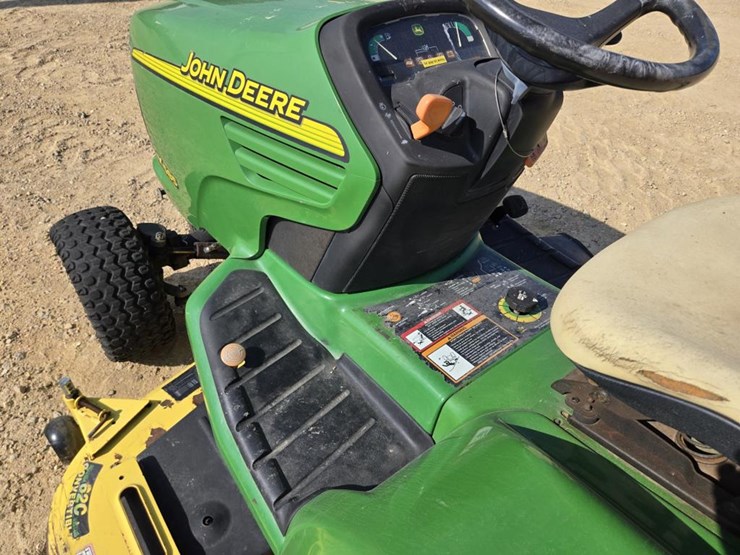 john-deere-x585-image-21