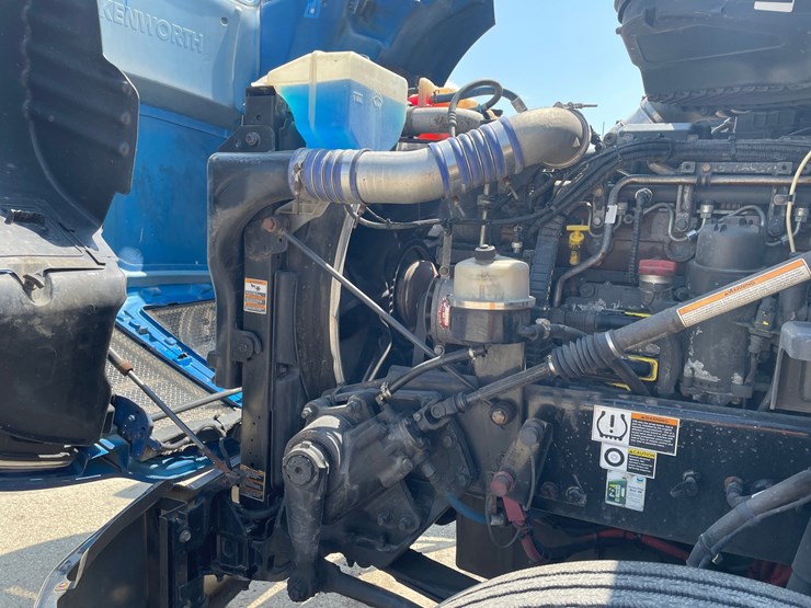 2020-kenworth-t680-image-30