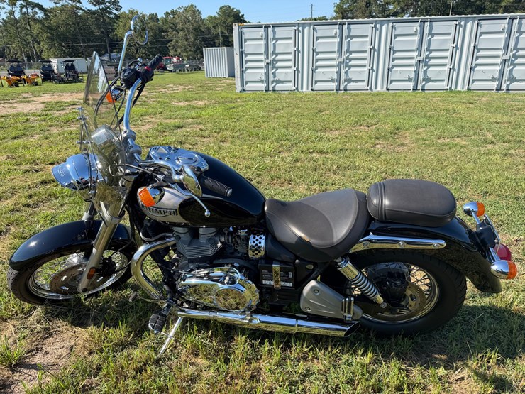 #108-•-2002-triumph-americain-motorcycle-image-1