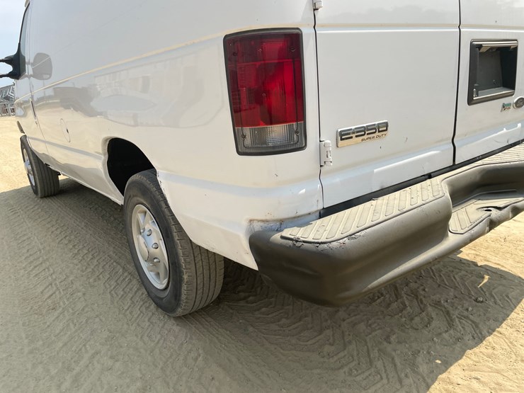 2009-ford-e350-image-21