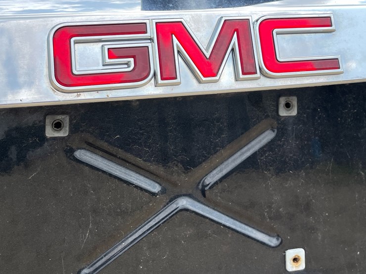 2014-gmc-acadia-denali-image-9