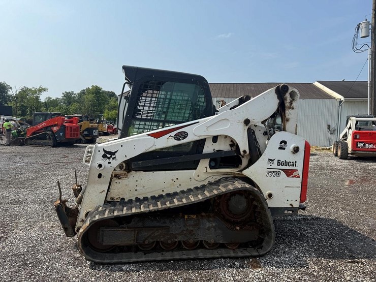 2020-bobcat-t770-image-1