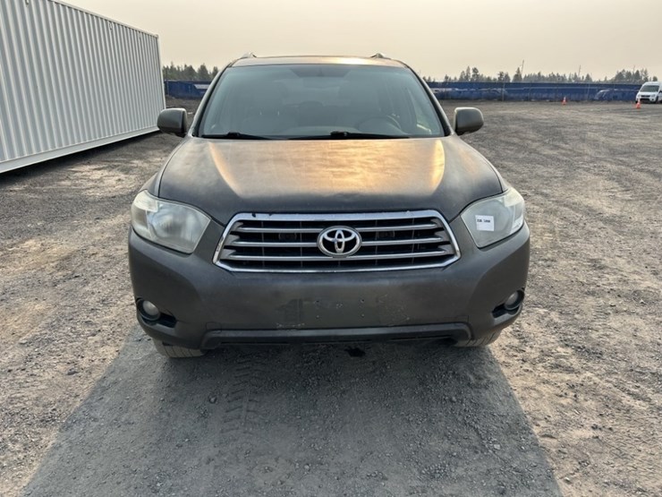 2010-toyota-highlander-image-8
