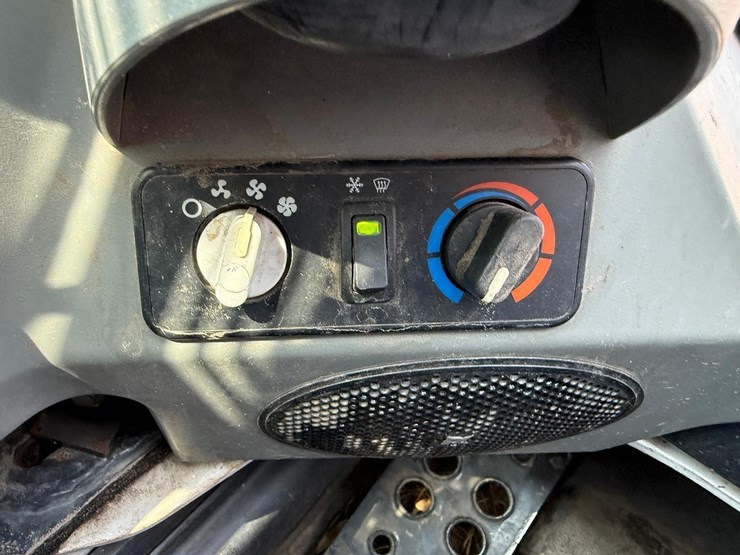 2020-bobcat-t770-image-28