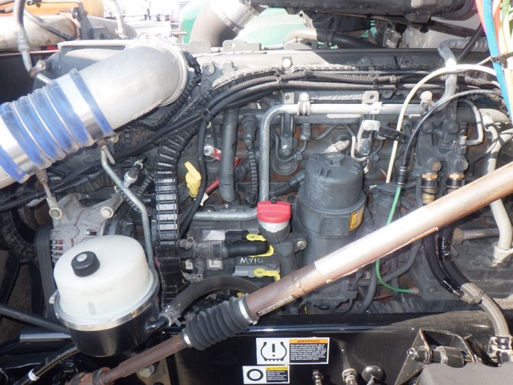 2017-kenworth-t680-image-24