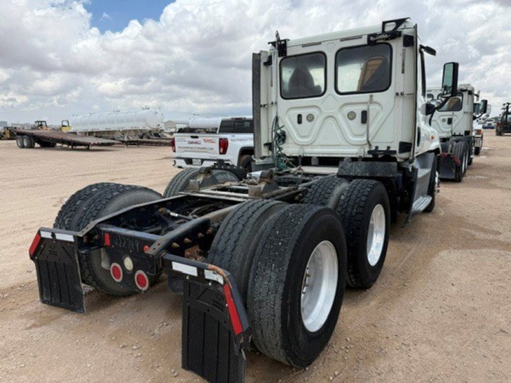 2018-freightliner-cascadia-image-5