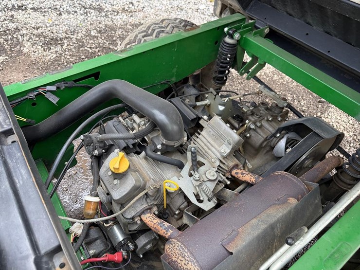 2014-john-deere-gator-tx-image-16