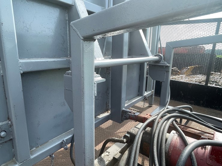 #303-•-tidenberg-heavy-duty-lay-down-cattle-chute-image-22