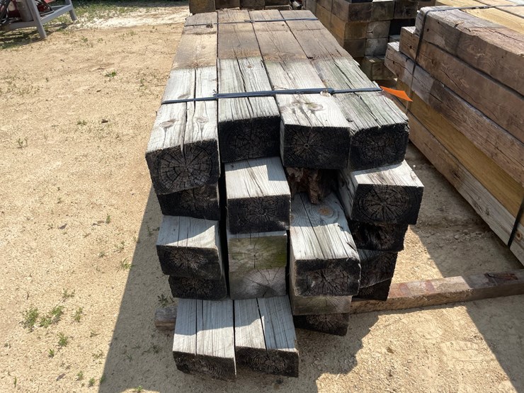 #3600-•-bundle-of-used-guard-rail-posts-image-3