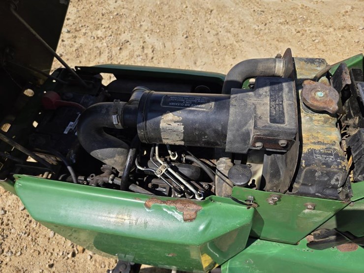john-deere-332-image-12