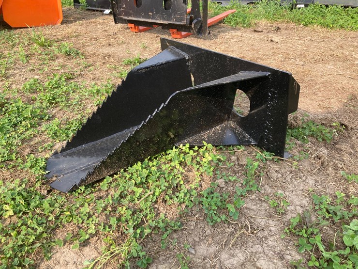 #4054-•-mini-skid-steer-tree-spade-image-1