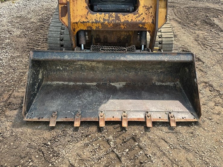 2016-caterpillar-259d-image-10