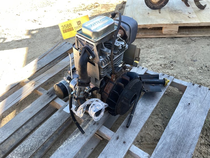 #3588-•-motor-off-of-a-dr-brush-mower-image-3