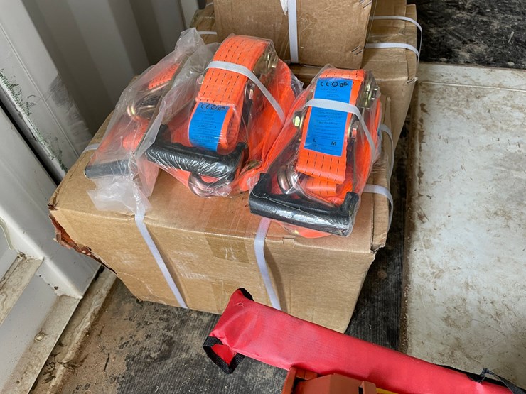 #10641-•-(42)-ratchet-straps-(mosinee,-wi)-image-1