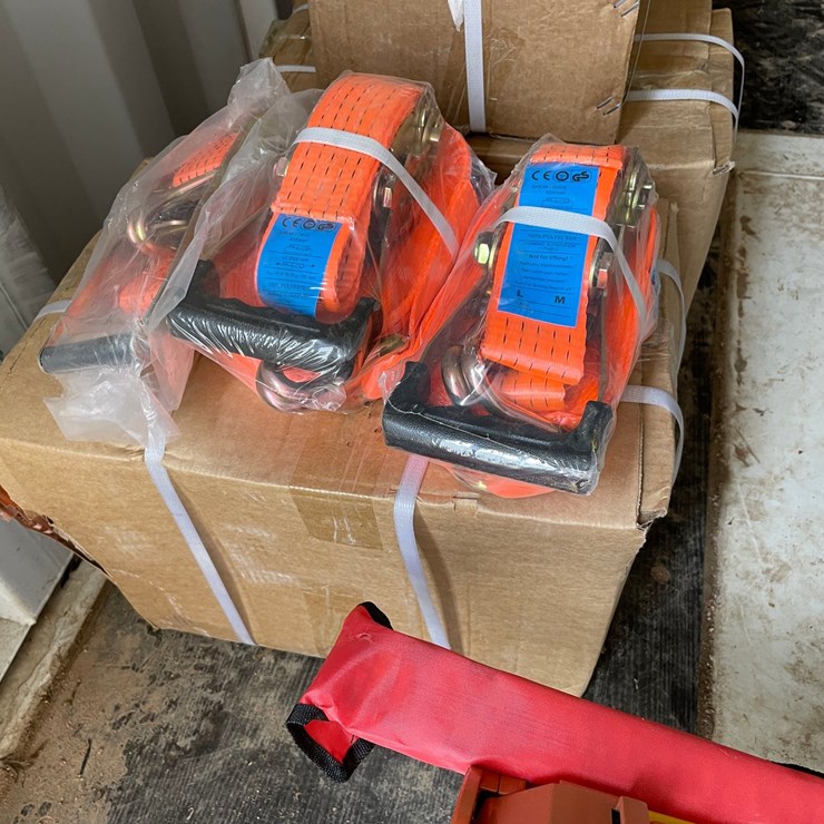#10641 • (42) Ratchet Straps (Mosinee, WI)