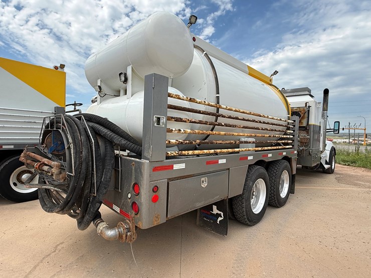 2017-kenworth-t880-image-6