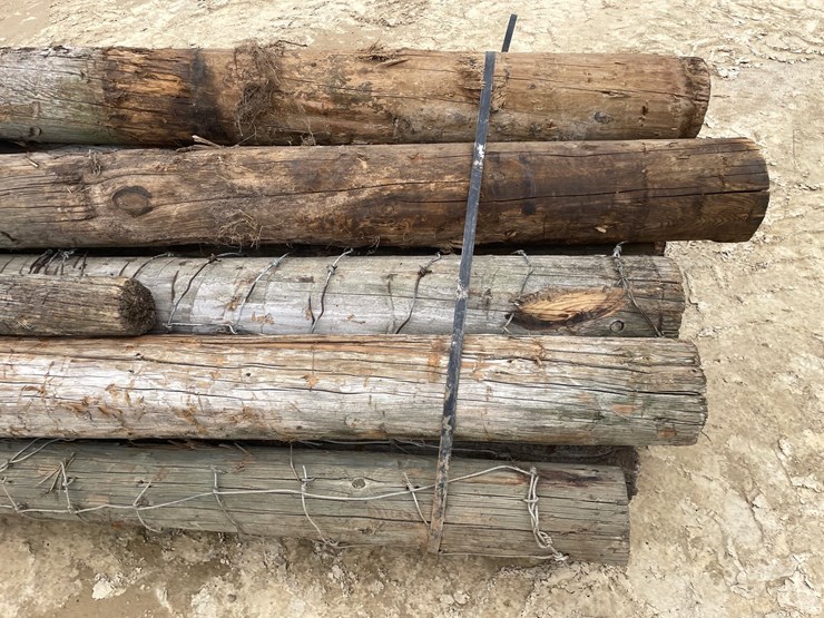 #3615-•-bundle-of-used-round-posts-image-6