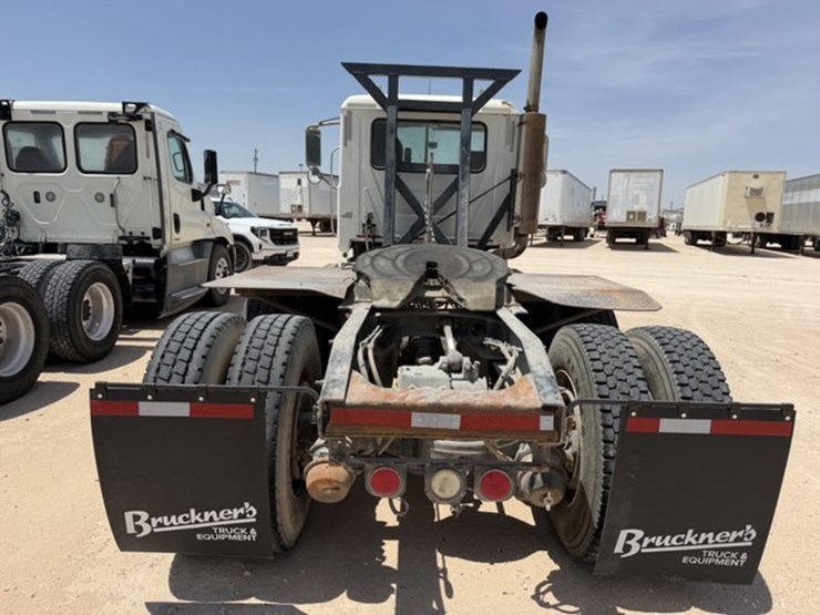 2005-mack-chn613-image-7