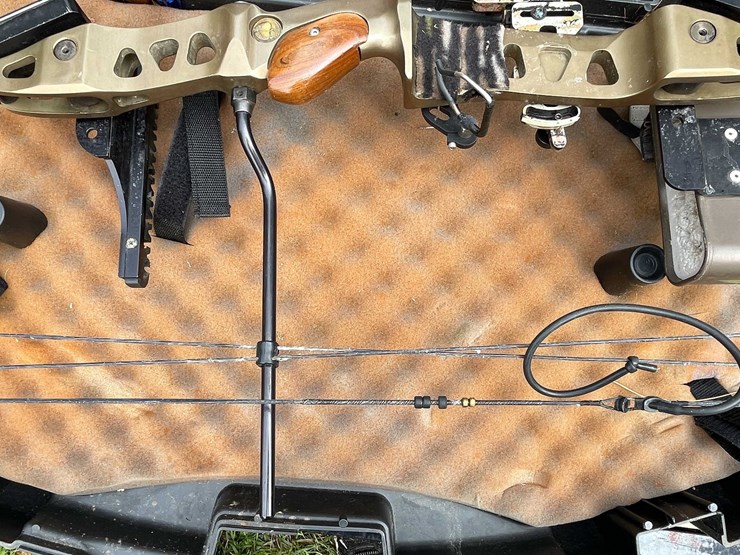 #5715-•-hoyt-usa-bow-image-7