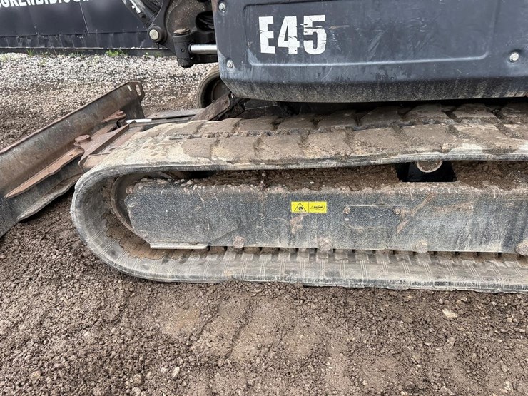 2014-bobcat-e45-image-16