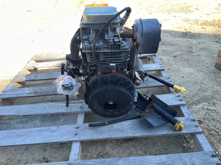 #3588-•-motor-off-of-a-dr-brush-mower-image-2