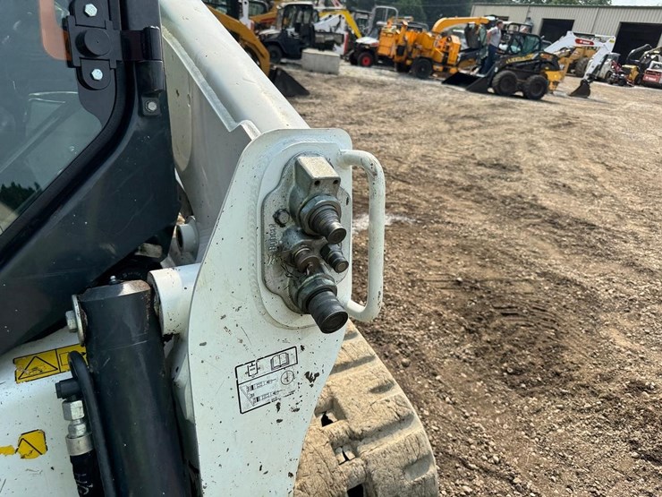 2023-bobcat-t650-image-12