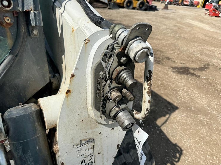 2023-bobcat-t770-image-12