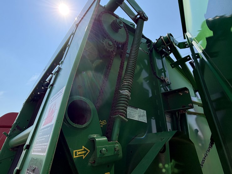 2006-john-deere-567-image-10