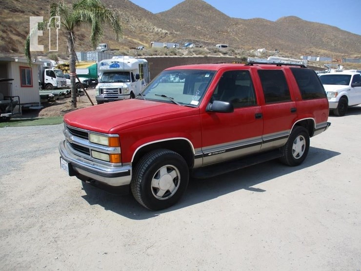 1999-chevrolet-tahoe-image-1