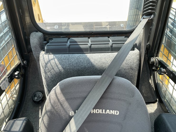 2016-new-holland-c227-image-27