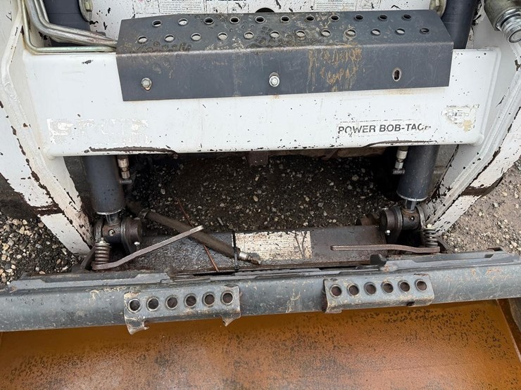 2005-bobcat-t190-image-10