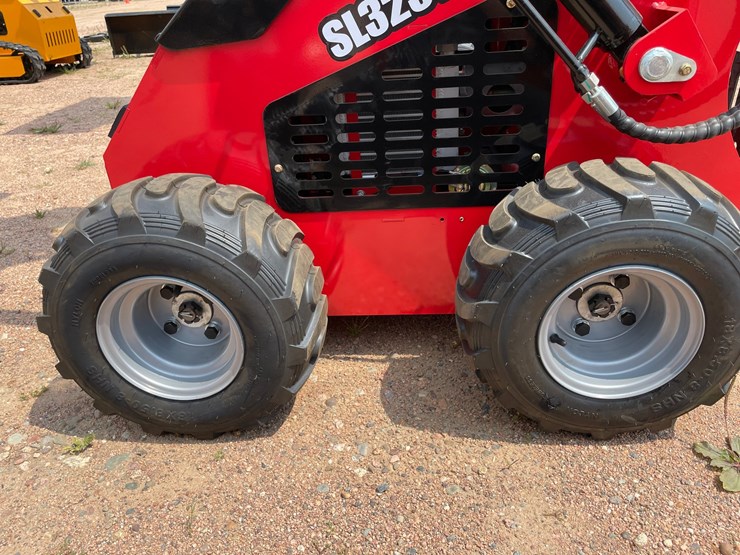 #5596-•-mms-sl-323tz-mini-skid-steer-loader-(mosinee,-wi)-image-13