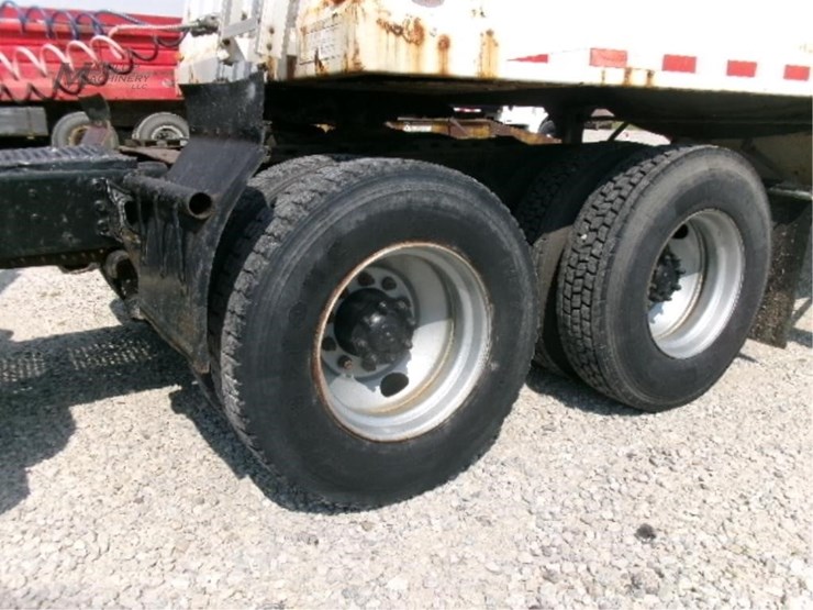 1985-international-s2500-image-18